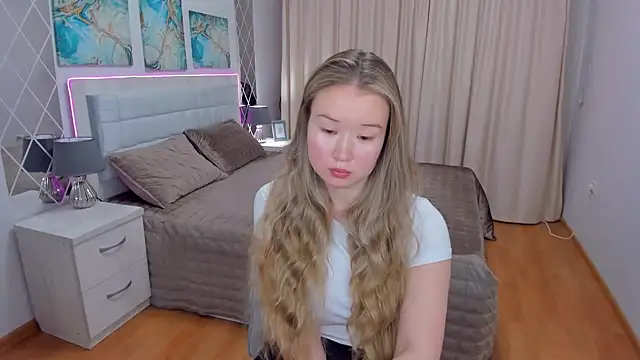 PollyOcean online show from February 12, 2025, 10:35 am