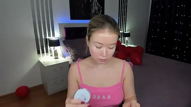 PollyOcean online show from February 19, 2025, 10:56 am