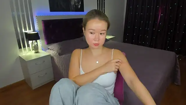 PollyOcean online show from October 25, 2025, 9:50 am