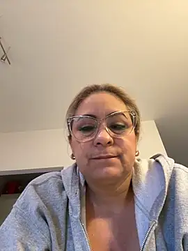 x elena x online show from January 31, 2025, 7:50 am