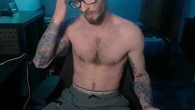 Snapshot of SexxxyLouis chatting on February 19, 2025, 2:01 pm SexxxyLouis online show from February 19, 2025, 2:01 pm