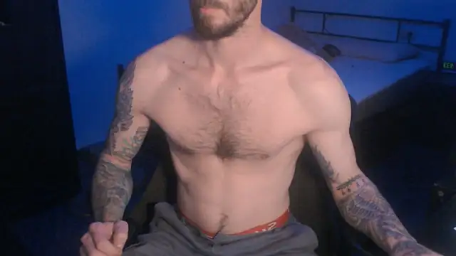 Snapshot of SexxxyLouis chatting on March 4, 2025, 8:35 am SexxxyLouis online show from March 4, 2025, 8:35 am