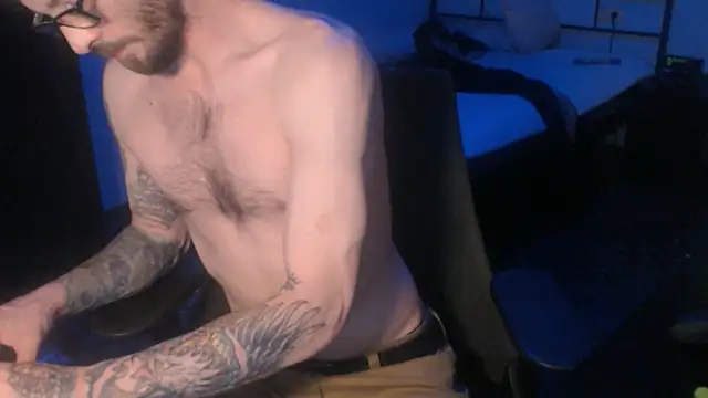 Snapshot of SexxxyLouis chatting on March 6, 2025, 7:10 pm SexxxyLouis online show from March 6, 2025, 7:10 pm