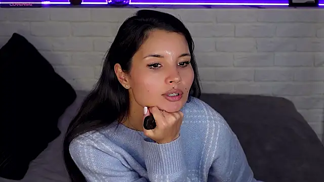 Snapshot of ErikaSoft chatting on December 14, 2024, 12:55 pm ErikaSoft online show from December 14, 2024, 12:55 pm