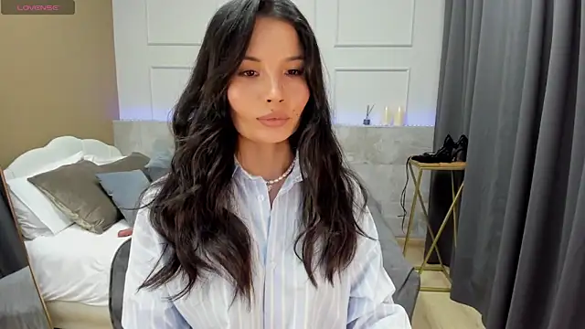 Snapshot of ErikaSoft chatting on February 11, 2025, 5:37 am ErikaSoft online show from February 11, 2025, 5:37 am