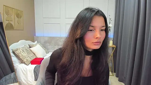 Snapshot of ErikaSoft chatting on November 7, 2025, 5:29 am ErikaSoft online show from November 7, 2025, 5:29 am