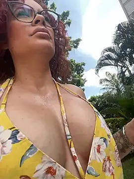 Snapshot of Rachell_More chatting on February 14, 2025, 7:12 pm Rachell More online show from February 14, 2025, 7:12 pm