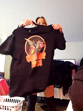 LilyOrion online show from December 5, 2025, 2:42 am