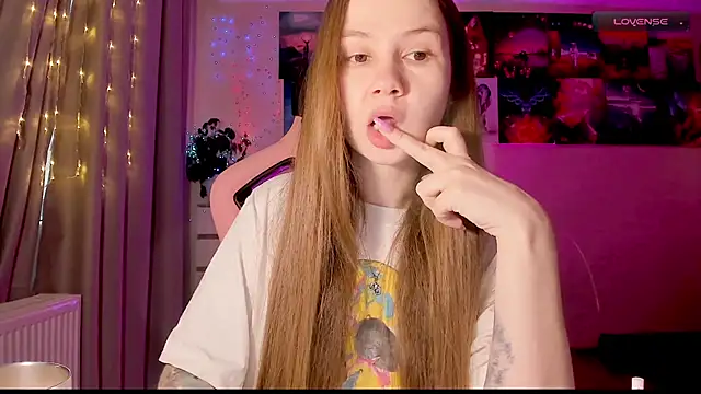 Snapshot of GoodWitch_ chatting on February 9, 2025, 7:49 am GoodWitch online show from February 9, 2025, 7:49 am