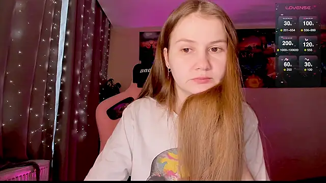 Snapshot of GoodWitch_ chatting on February 15, 2025, 7:27 am GoodWitch online show from February 15, 2025, 7:27 am