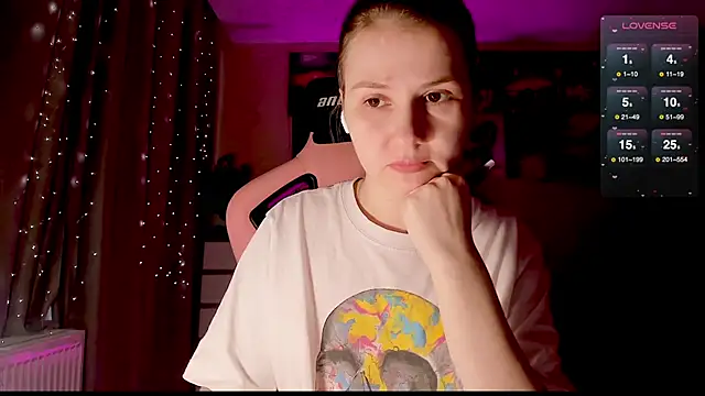 Snapshot of GoodWitch_ chatting on February 27, 2025, 7:55 am GoodWitch online show from February 27, 2025, 7:55 am