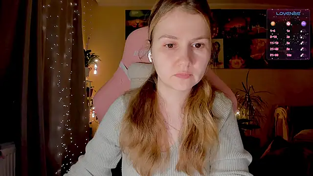 Snapshot of GoodWitch_ chatting on September 16, 2025, 6:47 am GoodWitch online show from September 16, 2025, 6:47 am