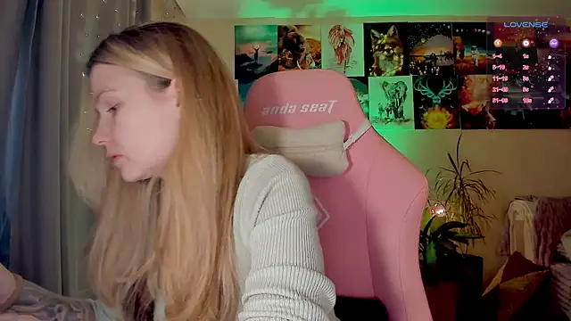 Snapshot of GoodWitch_ chatting on September 17, 2025, 6:48 am GoodWitch online show from September 17, 2025, 6:48 am