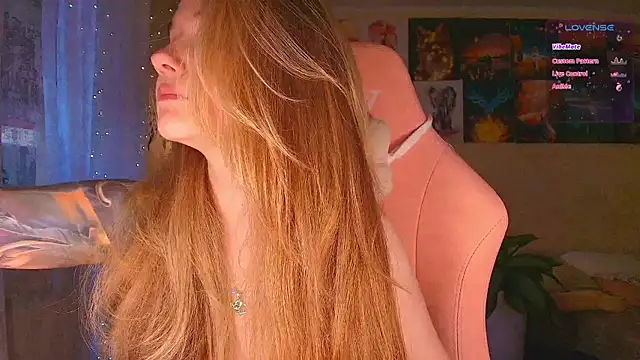 Snapshot of GoodWitch_ chatting on November 4, 2025, 8:02 am GoodWitch online show from November 4, 2025, 8:02 am