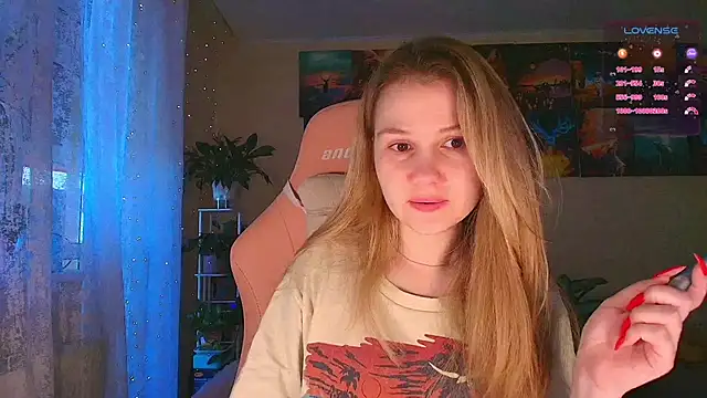 Snapshot of GoodWitch_ chatting on November 5, 2025, 10:04 am GoodWitch online show from November 5, 2025, 10:04 am