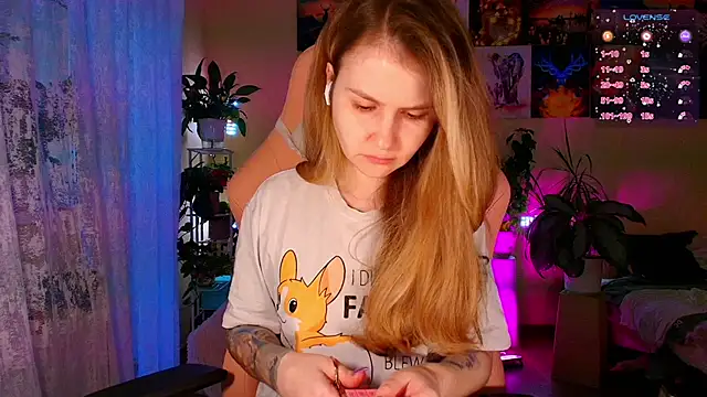 Snapshot of GoodWitch_ chatting on December 2, 2025, 7:36 am GoodWitch online show from December 2, 2025, 7:36 am