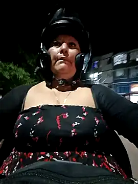 Brenda Berck  online show from November 9, 2025, 1:48 am