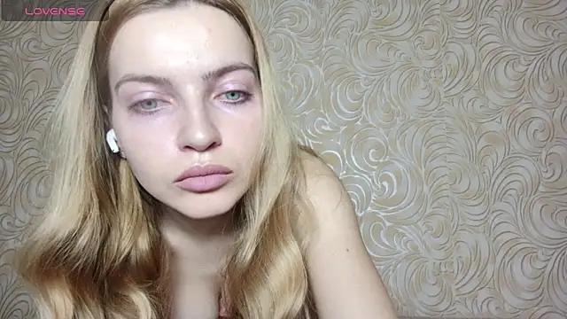 JuiliOnesunray online show from January 17, 2025, 3:01 am