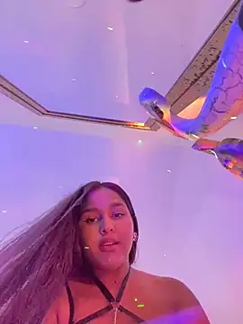 Fancyxlove online show from December 30, 2024, 1:25 pm