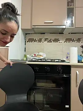 Almmaxxxx online show from December 8, 2024, 7:58 am