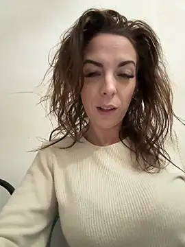 Almmaxxxx online show from October 5, 2025, 4:00 am