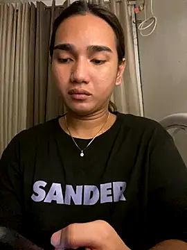 Snapshot of CasandraDiaz chatting on November 20, 2025, 6:02 am CasandraDiaz online show from November 20, 2025, 6:02 am