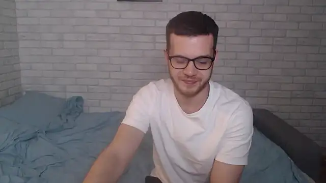 Alexxx horny online show from February 16, 2025, 4:42 pm