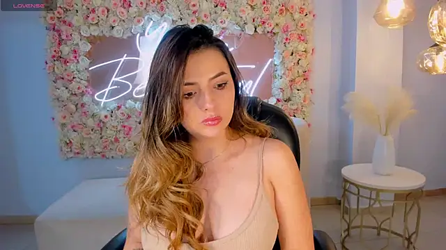 AmyWood online show from February 11, 2025, 7:02 am