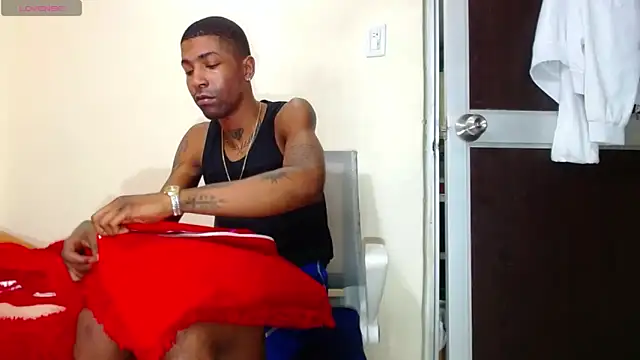 kilian xx online show from October 3, 2025, 4:53 am