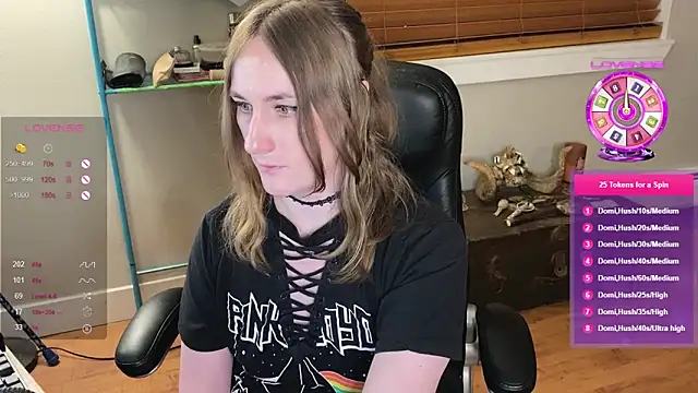 luluvaladon online show from March 7, 2025, 1:20 am