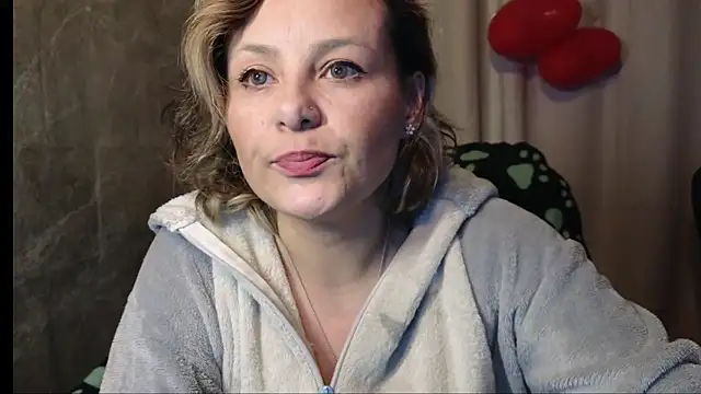 Snapshot of dagny-jo chatting on March 8, 2025, 3:39 am dagny-jo online show from March 8, 2025, 3:39 am