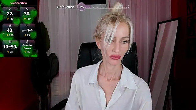 Snapshot of CindySw chatting on October 6, 2025, 10:12 am CindySw online show from October 6, 2025, 10:12 am