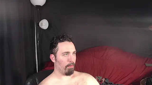 Snapshot of Metalstud chatting on February 5, 2025, 4:06 am Metalstud online show from February 5, 2025, 4:06 am