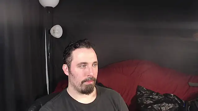 Snapshot of Metalstud chatting on February 7, 2025, 3:23 am Metalstud online show from February 7, 2025, 3:23 am