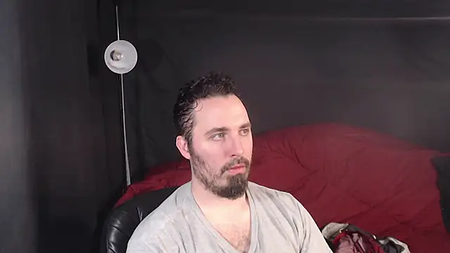 Snapshot of Metalstud chatting on February 26, 2025, 9:37 pm Metalstud online show from February 26, 2025, 9:37 pm