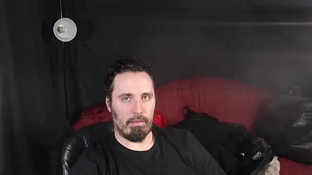 Snapshot of Metalstud chatting on March 4, 2025, 6:18 pm Metalstud online show from March 4, 2025, 6:18 pm