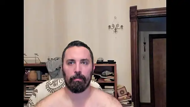 Snapshot of Metalstud chatting on September 19, 2025, 1:18 am Metalstud online show from September 19, 2025, 1:18 am
