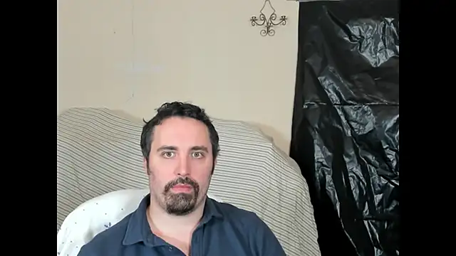 Metalstud online show from November 17, 2025, 3:12 am