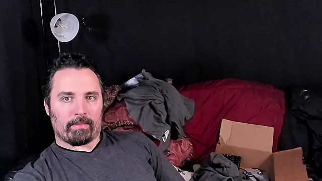 Metalstud online show from December 1, 2025, 7:02 am