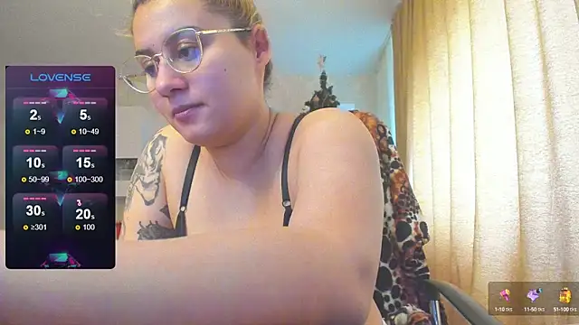 Snapshot of hot_evil_queen chatting on January 22, 2025, 8:51 am hot evil queen online show from January 22, 2025, 8:51 am