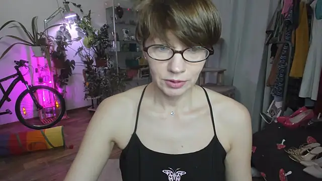 Snapshot of Constancia_pure chatting on January 27, 2025, 11:43 am Constancia pure online show from January 27, 2025, 11:43 am