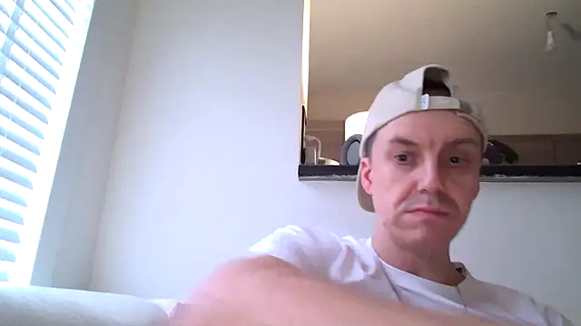 Snapshot of ploki2180 chatting on November 15, 2025, 3:08 pm ploki2180 online show from November 15, 2025, 3:08 pm