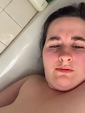 Snapshot of Luce127 chatting on September 16, 2025, 4:19 pm Luce127 online show from September 16, 2025, 4:19 pm