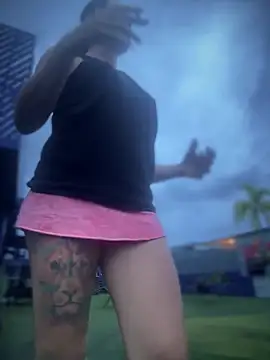 Snapshot of LilliThelo chatting on November 20, 2025, 11:10 am LilliThelo online show from November 20, 2025, 11:10 am