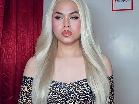 MistressLuna1 online show from November 16, 2025, 8:47 pm