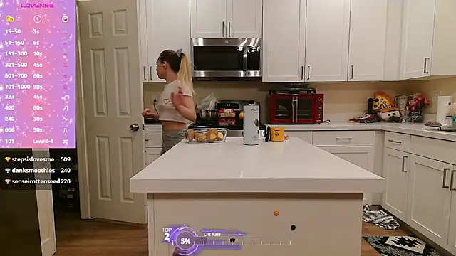 Snapshot of Blondiewithanass chatting on March 16, 2025, 9:49 am Blondiewithanass online show from March 16, 2025, 9:49 am