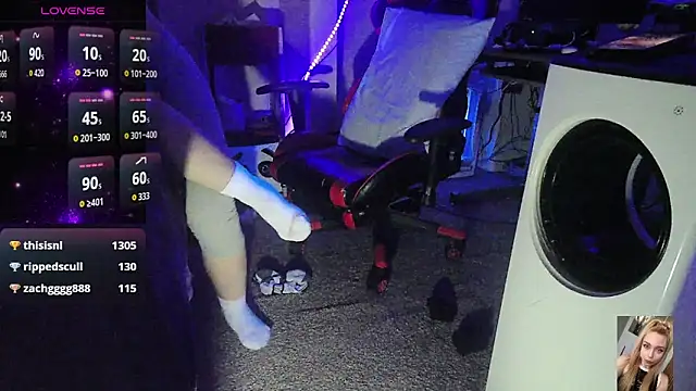 Snapshot of Blondiewithanass chatting on November 25, 2025, 2:39 pm Blondiewithanass online show from November 25, 2025, 2:39 pm