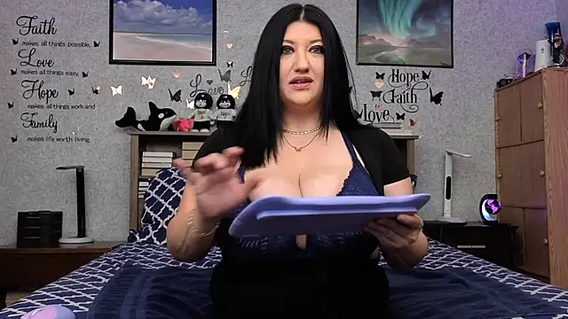 Snapshot of Rayna chatting on January 27, 2025, 6:20 pm Rayna online show from January 27, 2025, 6:20 pm