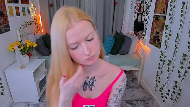 Laly Peach online show from December 22, 2024, 11:33 am