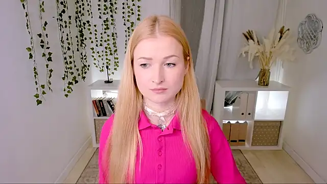 Laly Peach online show from March 18, 2025, 4:04 pm